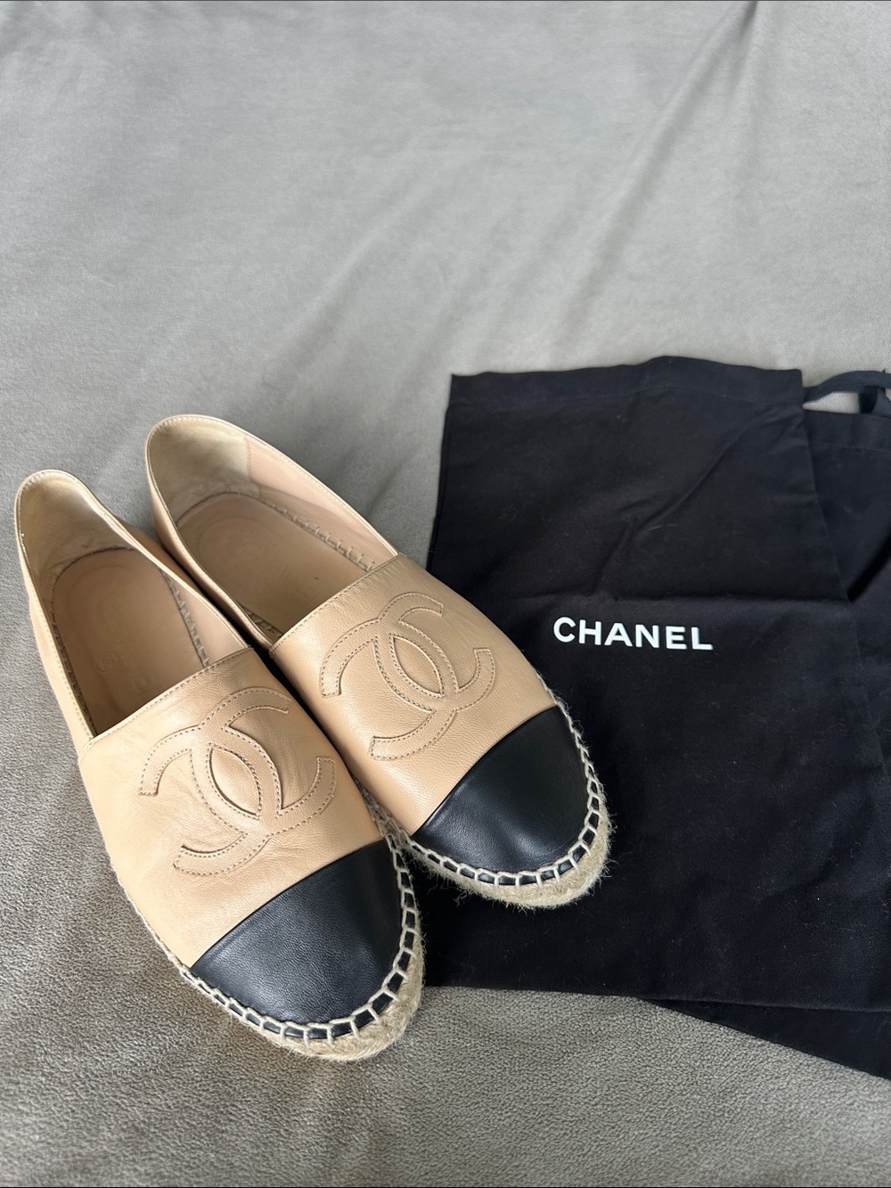 CHANEL Beige Black Lambskin CC Cap Toe Espadrilles Flats Shoes 38 EU Authentic